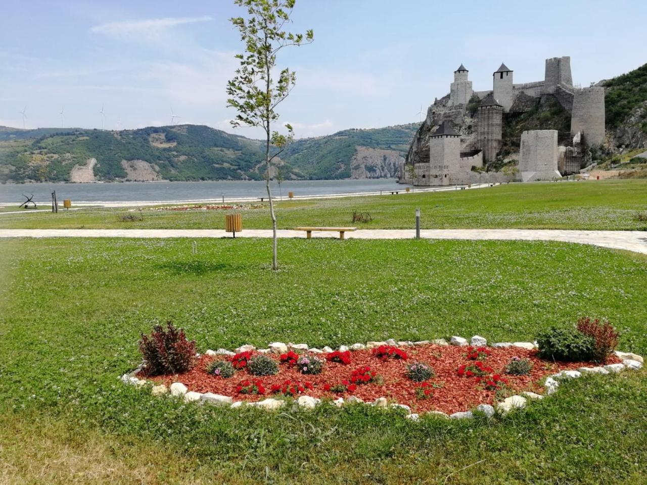 Apartman Bogic Ґолубац Екстер'єр фото